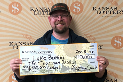 Pittsburg Man Wins $10,000 Prize on Scratch Ticket